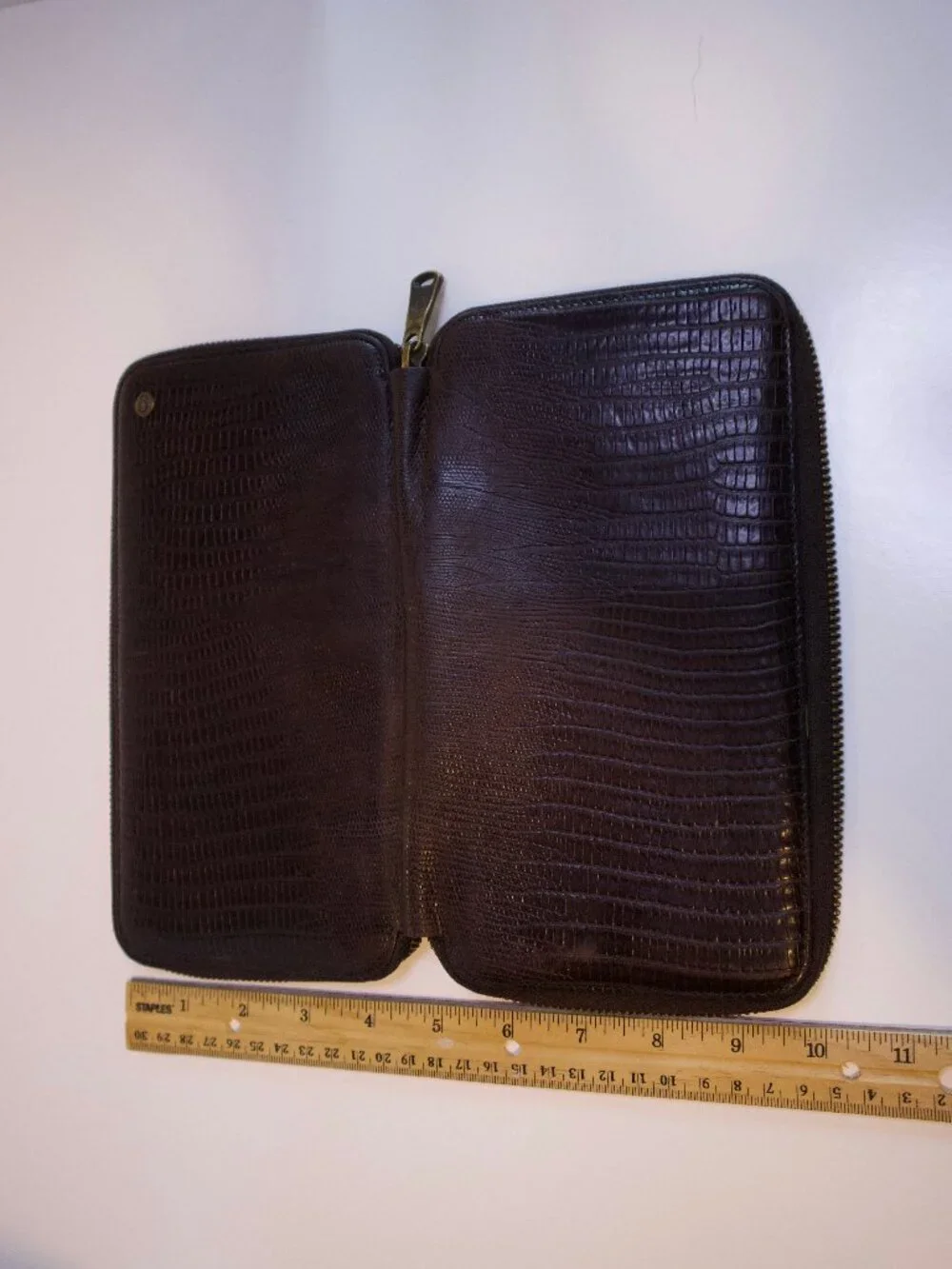 Vintage ONASIS Lizard Embossed Leather Long zip around travel Wallet